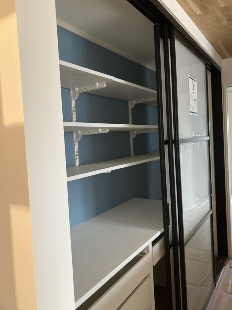 埼玉県三郷市S様邸注文住宅新築工事はキッチン大容量収納を取り付けました。