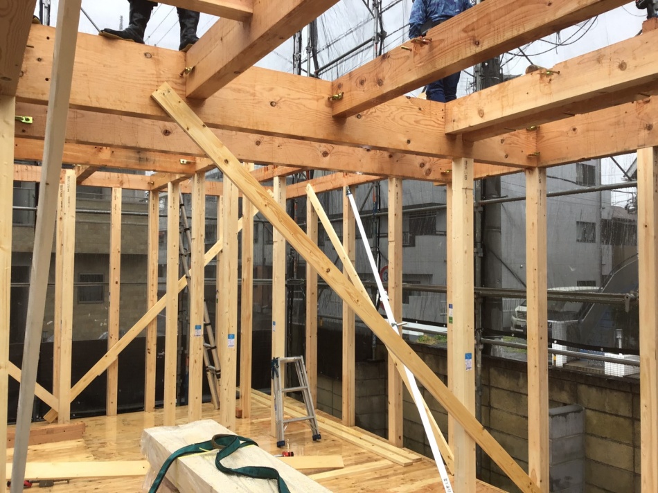 足立区M様邸は上棟しました。松井産業