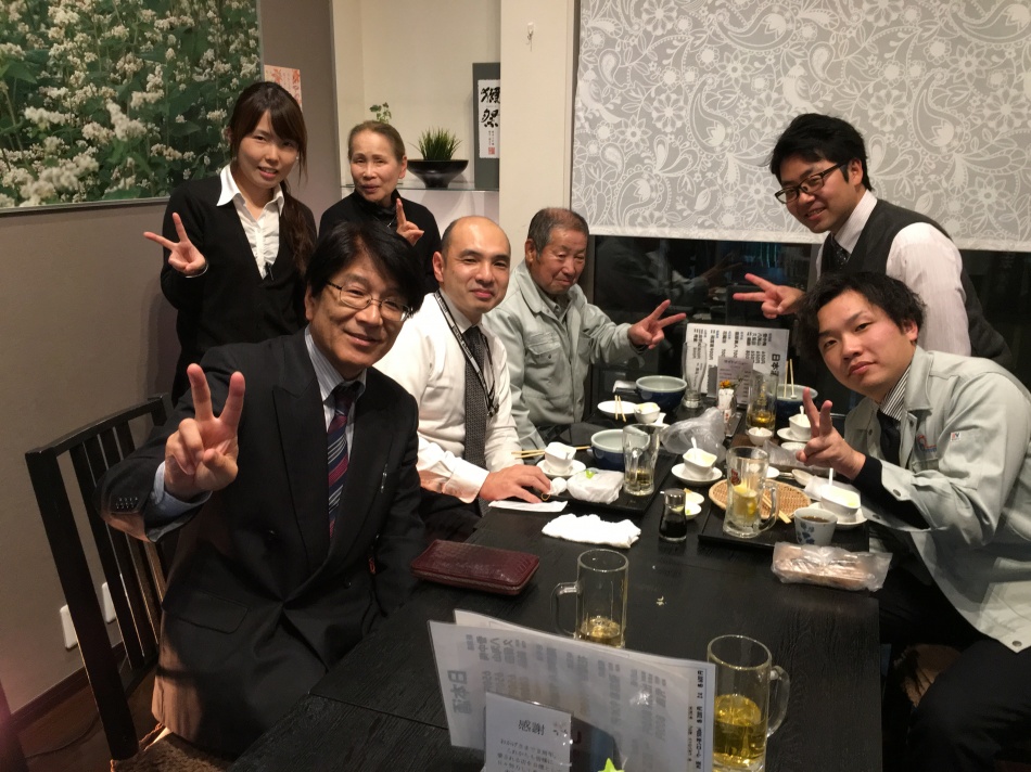 恒例の社長との誕生会を行いました。