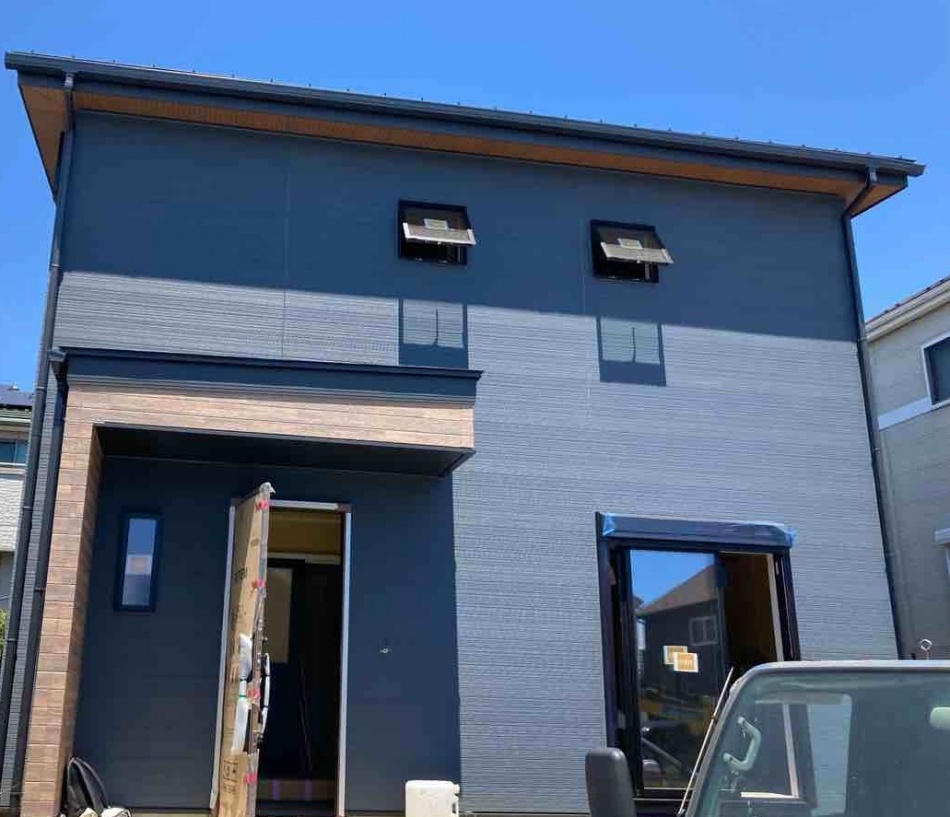 千葉県柏市O様邸注文住宅新築工事は足場が外れて外観がわかるようになりました。