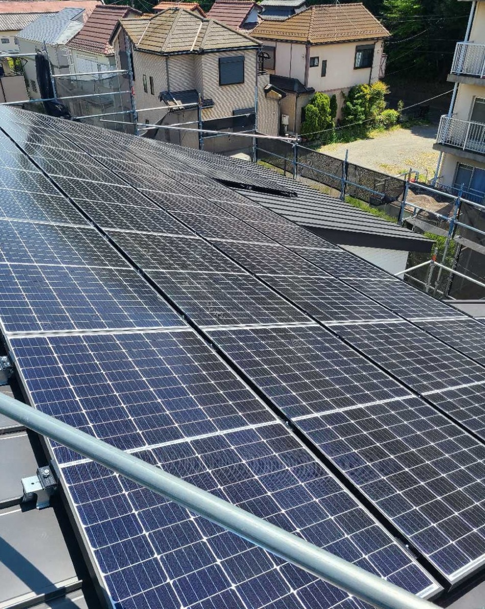 千葉県市川市A様邸注文住宅新築工事は太陽光9.6kWが取り付きました。