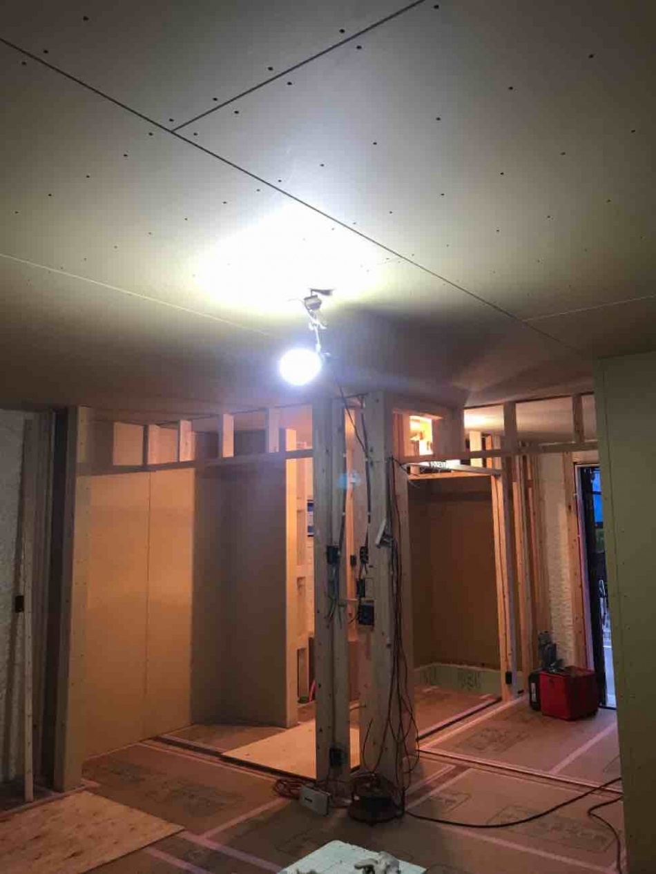 埼玉県吉川市U様邸注文住宅新築工事は2階床貼り1階天井ボード張りです。