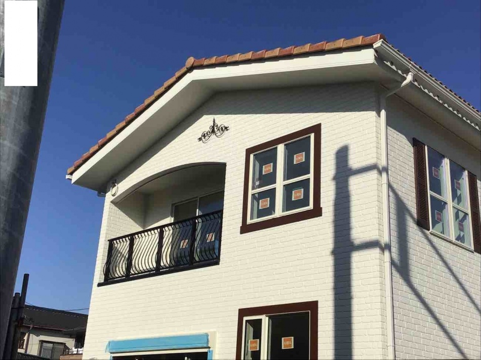 埼玉県越谷市S様邸注文住宅新築工事はバルコニー手摺が取り付きました。