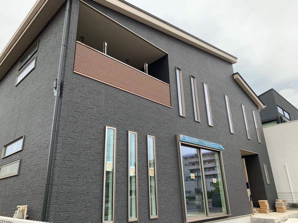 埼玉県吉川市Y様邸は足場が外れて外観がわかるようになりました。