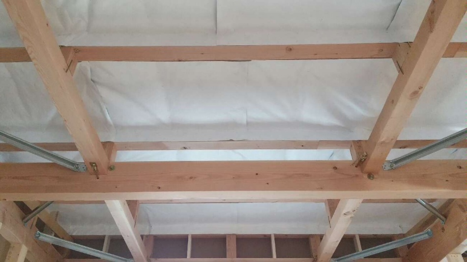 埼玉県三郷市Y様邸注文住宅新築工事は小屋裏タイベックシルバーを施工しました。