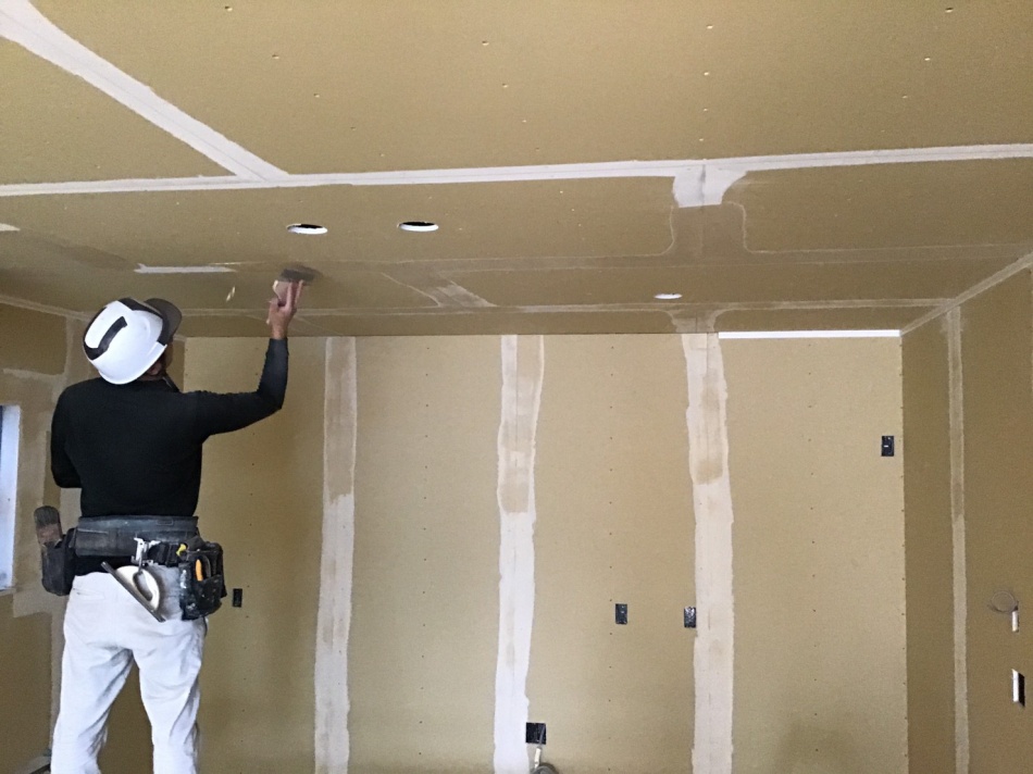 埼玉県三郷市Y様邸注文住宅新築工事は内装工事中です。