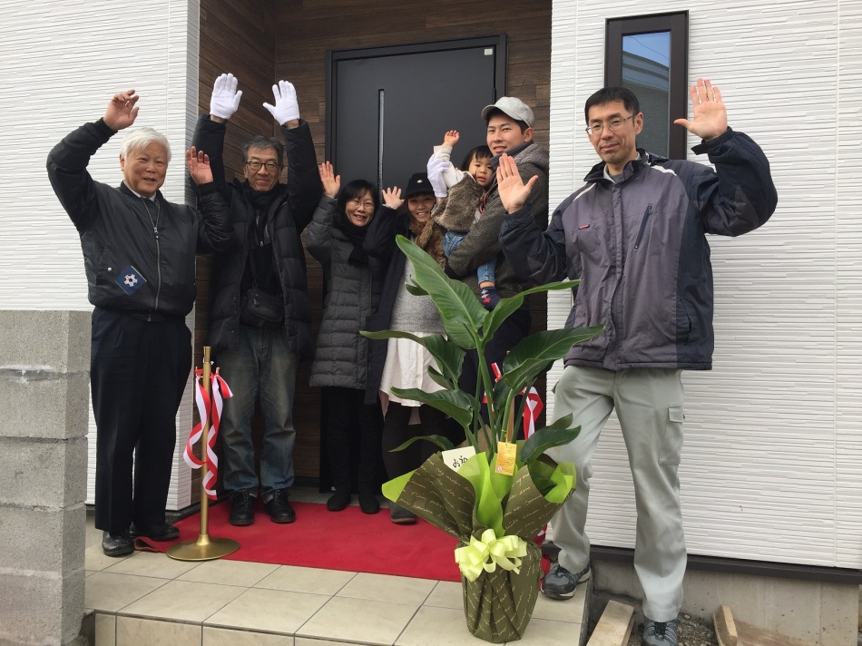 三郷市S様邸「ZEH仕様の夏涼しく冬あたたかい高性能省エネ2世帯住宅」はお引渡しでした。