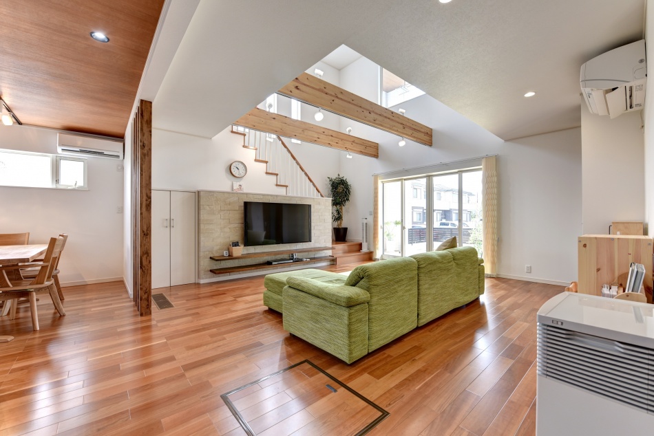 三郷市「大きな吹き抜けのある家」