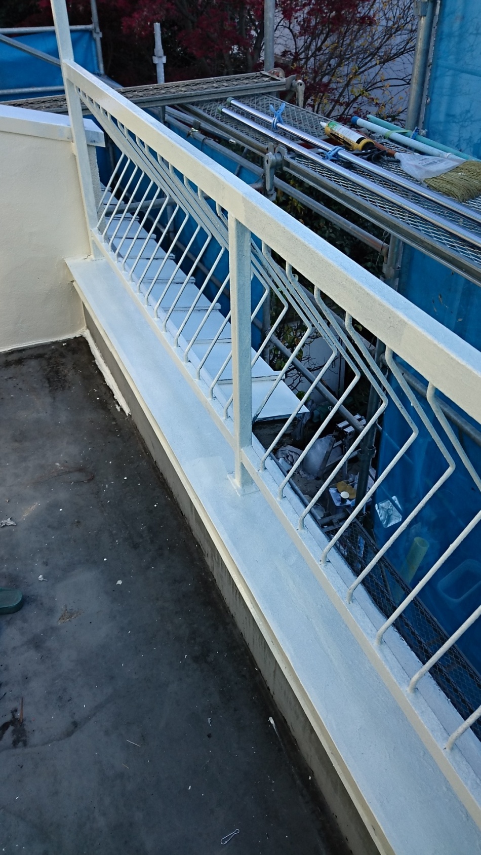 【埼玉県吉川市】S様邸塗装工事です。錆止め,中塗り上塗りです。松井産業株式会社リフォーム館