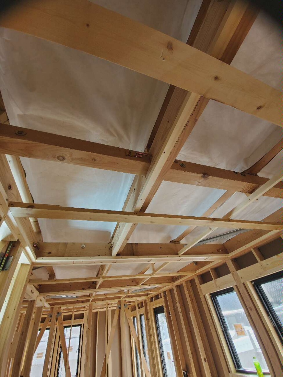 東京都墨田区T様邸注文住宅新築工事は小屋裏にタイベックシルバーを施工しました。