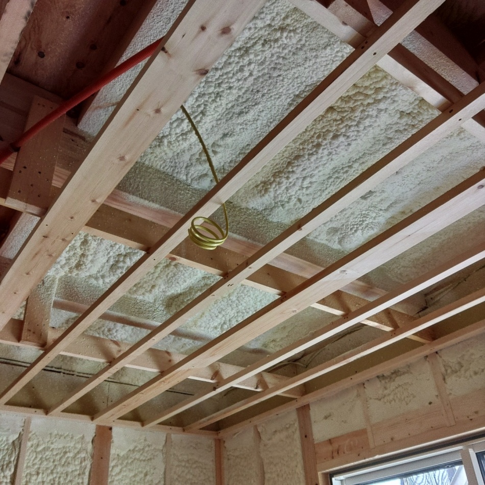 埼玉県三郷市O様邸注文住宅新築工事は吹付け断熱工事を行いました。