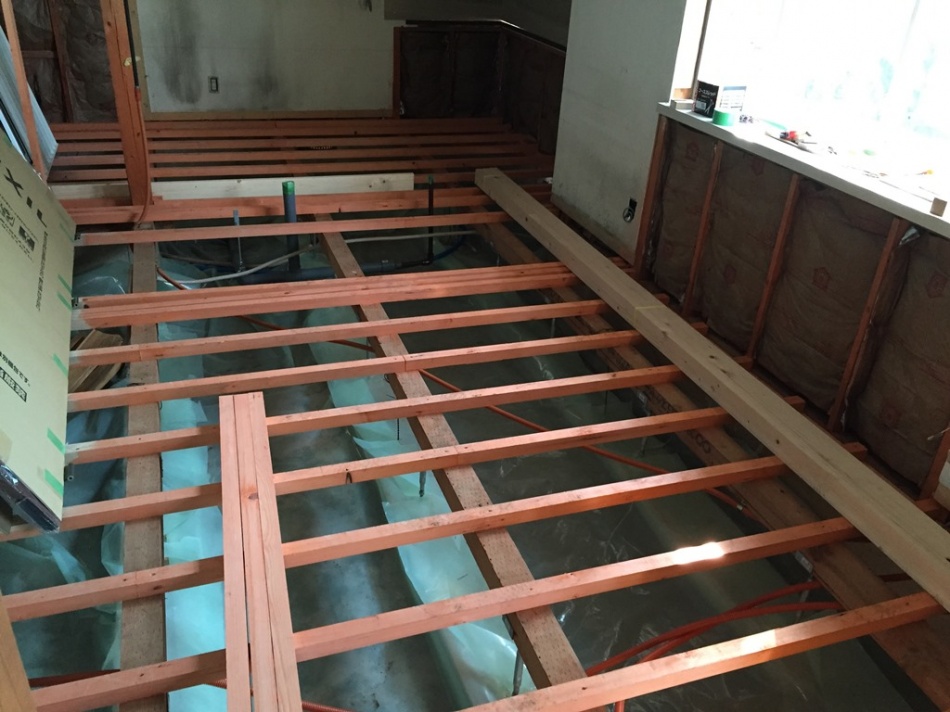 【埼玉県越谷市】E様邸フルリフォーム工事,クロス工事,根太施工。松井産業株式会社リフォーム館