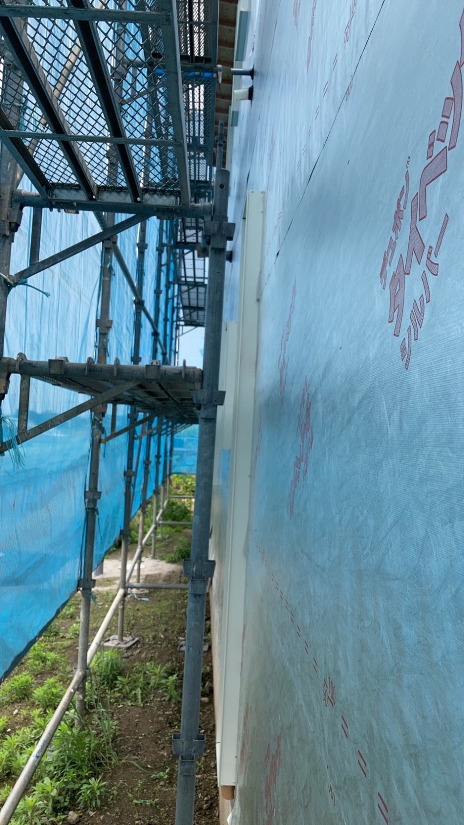 埼玉県三郷市U様邸注文住宅新築工事はタイベックシルバーを施工しました。