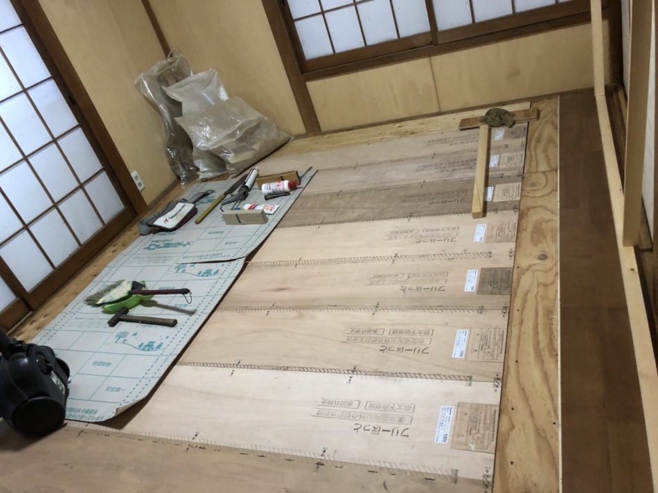 三郷市W様床改修工事です。松井産業