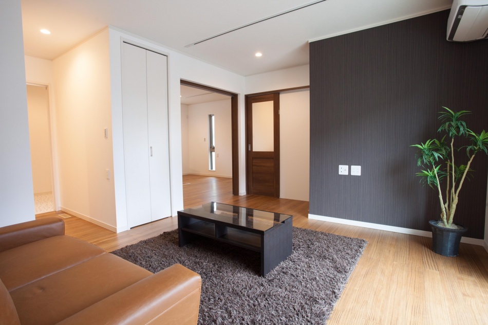 三郷市彦川戸K様邸「無垢材でぬくもりあふれるモダンハウス」