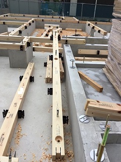 三郷市様邸は土台引き工事を行っています。