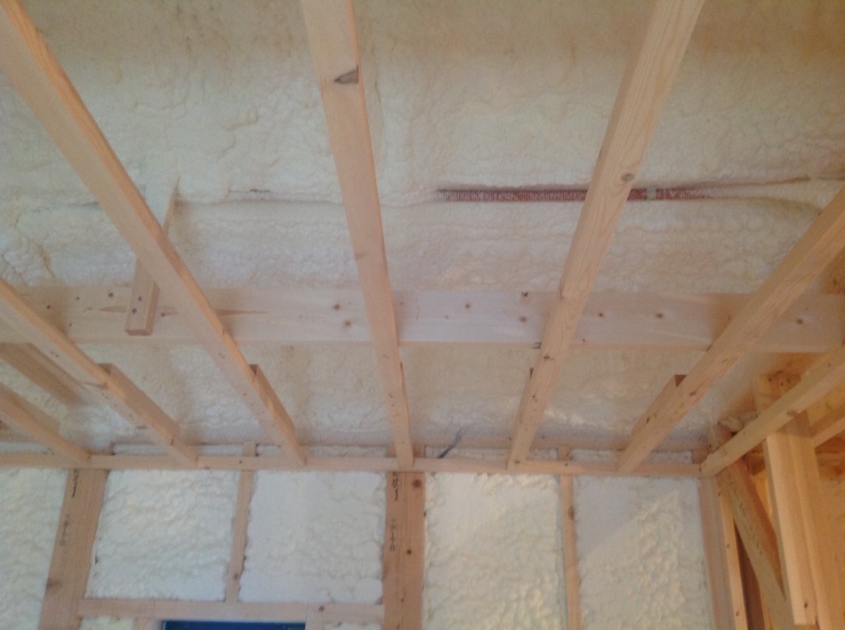 【埼玉県吉川市M様邸】断熱材の発泡ウレタンを施工いたしました。松井産業株式会社 イシンホーム三郷店