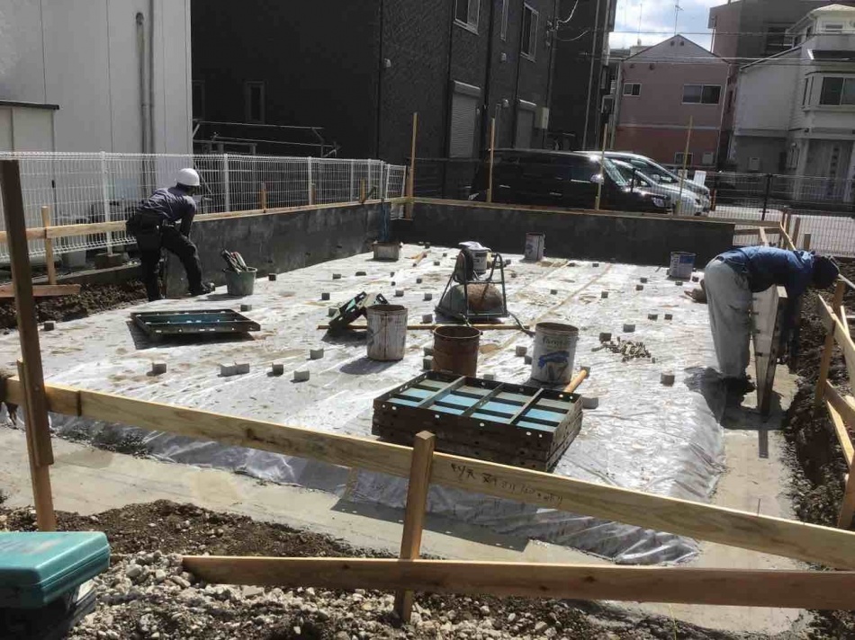 東京都足立区ガレージの有る家新築工事は基礎工事中です。