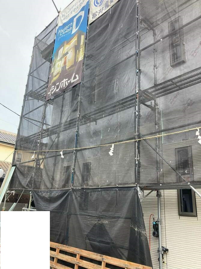 埼玉県吉川市N様邸注文住宅新築工事は外壁タイベックシルバーを施工しました。