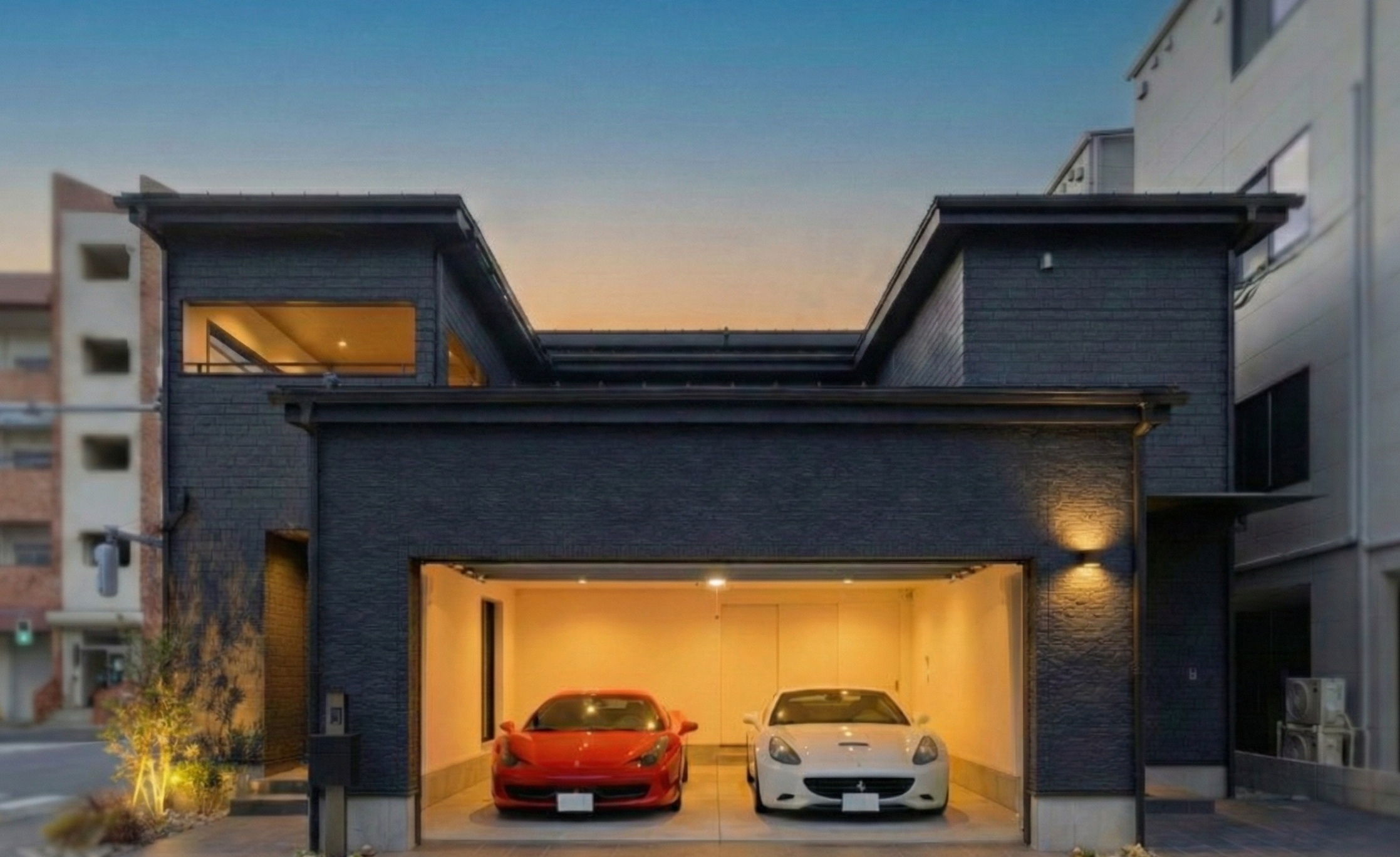 3世帯が仲良く、優雅に暮らす答え。愛車と過ごす大型ガレージハウス