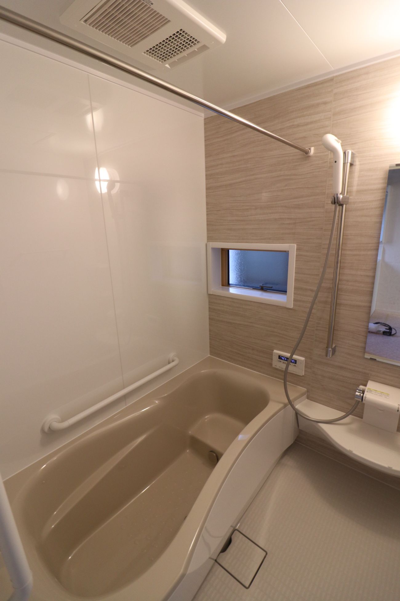 【埼玉県草加市】風呂 ユニットバス TOTO サザナ 手すり付きの将来を考えた安全リフォーム