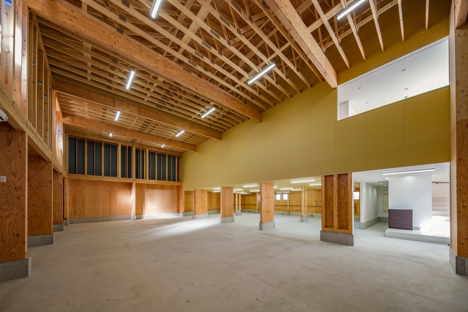 不透明な情勢下での賢明な選択。三郷市E様が導き出した「木造倉庫」という土地活用の最適解