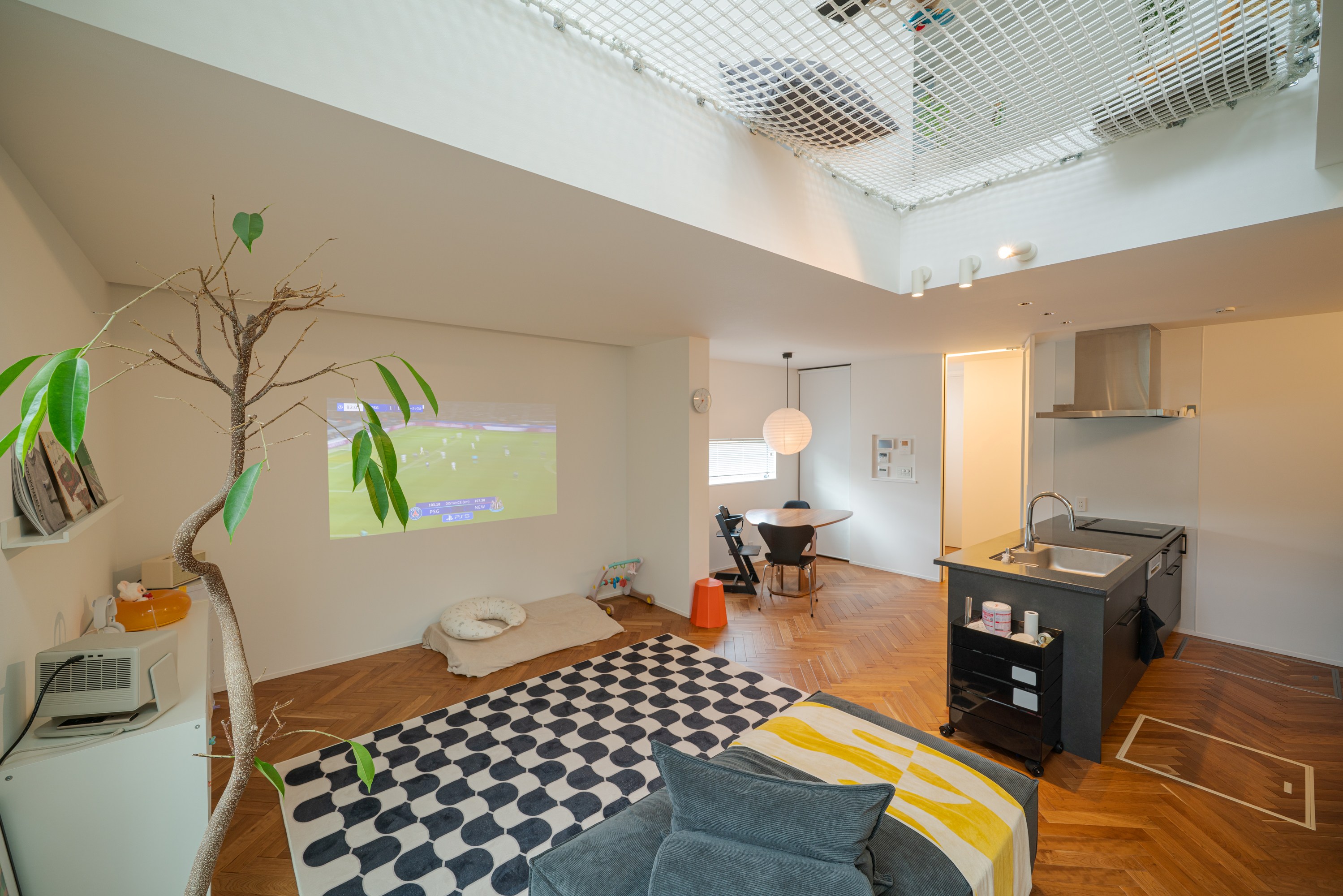 開放感と遊び心が共鳴する、省エネ特化のモダンデザイン