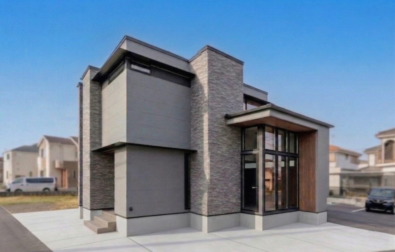 【埼玉県三郷市】静止する水平。光影が奏でる、現代の住居 M様邸