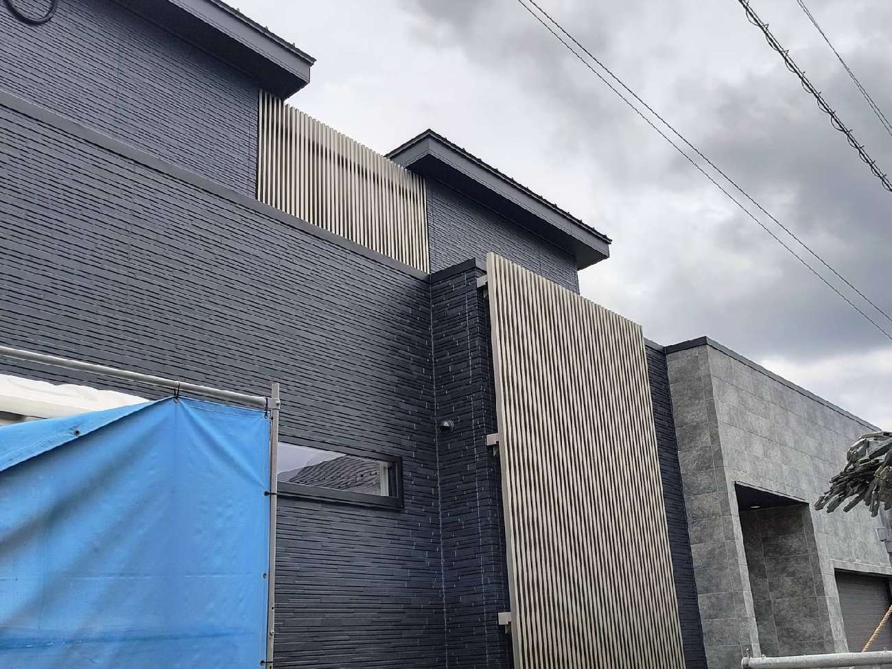【埼玉県三郷市・Y様邸】足場解体完了！洗練された佇まいがお目見えです