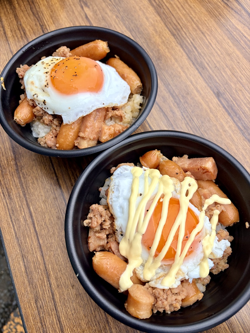 【満腹必至】親睦朝食会メンバーが贈る「背徳丼」をレポート！